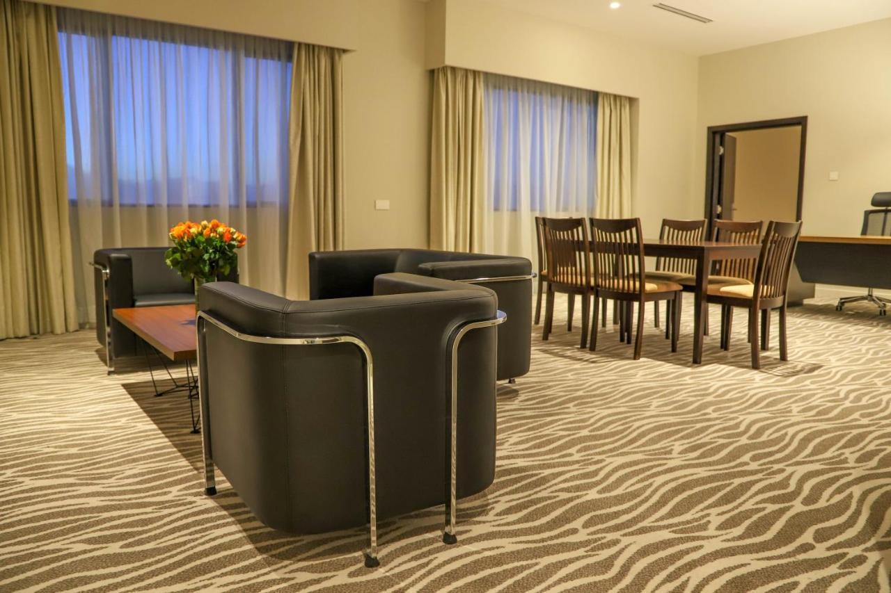 Eka Hotel אלדורט מראה חיצוני תמונה